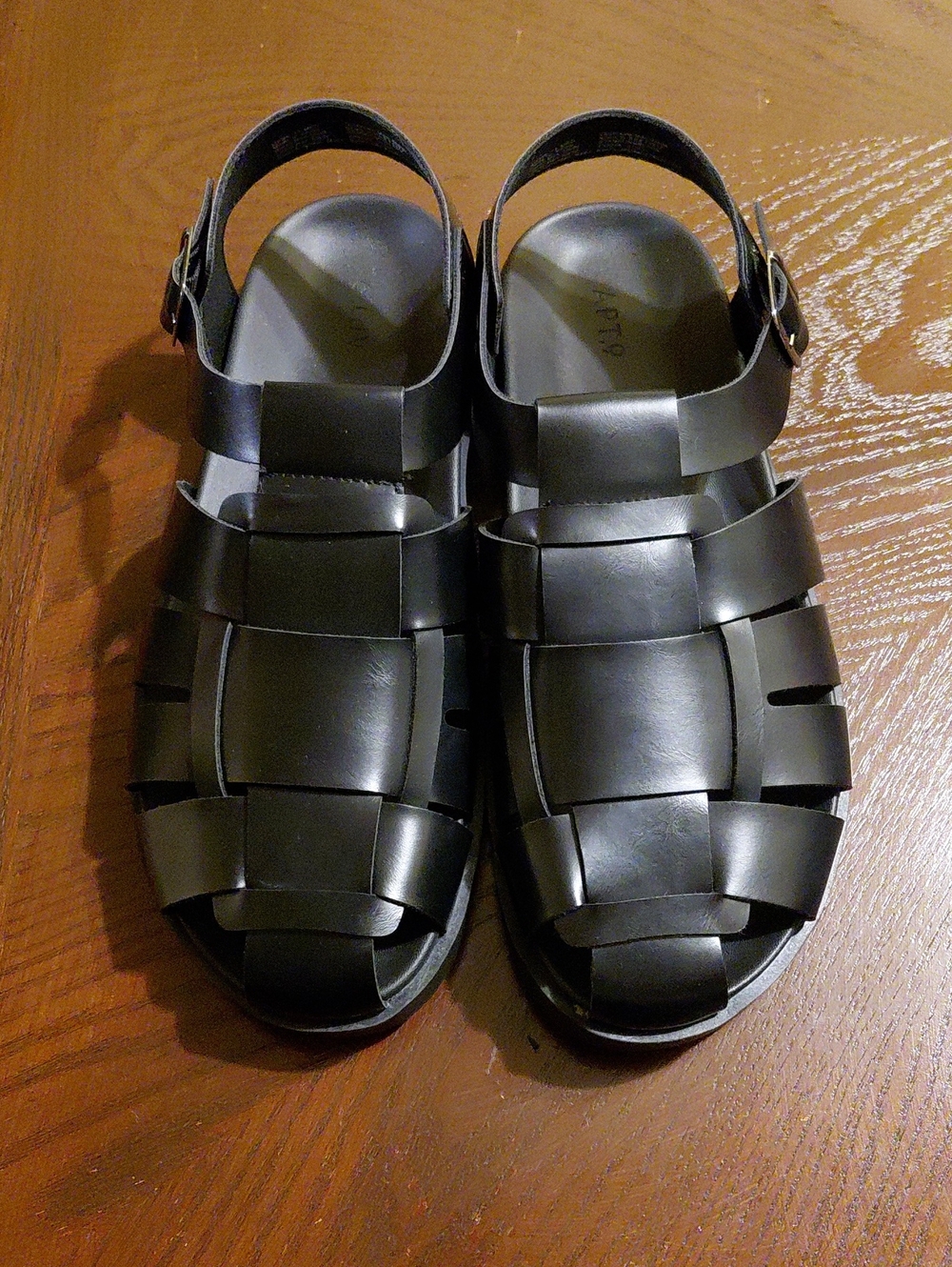 Apt. 9 Black Men's Woven Sandals. New With Box.